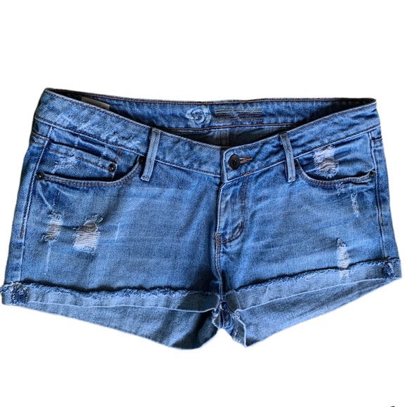 Bullhead distressed jean shorts, size 9 - Picture 9 of 9